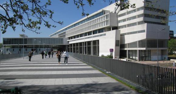 L’université de Cergy soigne ses relations entreprises