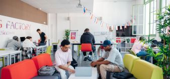 L'ESIIE-IT a ouvert la Coding Factory, une école du code informatique dans laquelle les étudiants apprennent à développer des solutions en phase avec les besoins du secteur technologique.