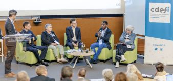 Différents intervenants échangent lors de la table-ronde "Former les ingénieurs à la complexité : vers une pédagogie de l’adaptation ?" du colloque de la CDEFI