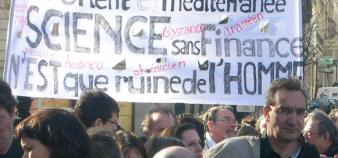 Chercheurs à la manifestation du 19 mars à Paris