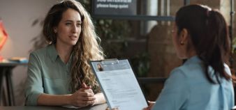 L'embauche des diplômés de grandes écoles est en baisse, mais ce sont ces étudiants qui s'en sortent le mieux.