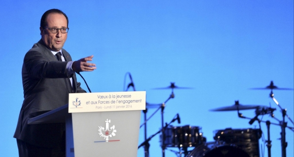 François Hollande veut rendre obligatoire l'engagement citoyen des étudiants