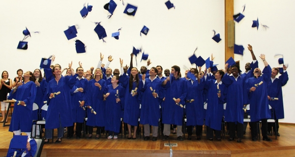 Regards sur l'éducation 2015 : Les étudiants français toujours frileux face au doctorat