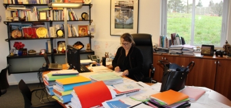 Christine Gangloff-Ziegler, à son bureau de l'université de Haute-Alsace.