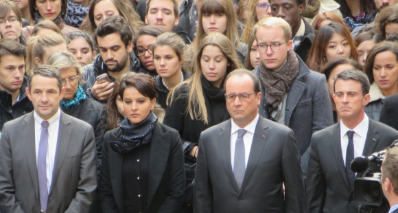 Attentats à Paris. François Hollande à la Sorbonne pour la minute de silence