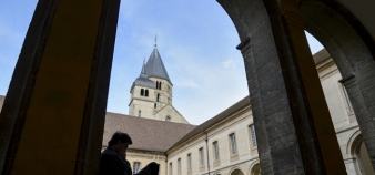 Le cloître de l'abbaye de Cluny.