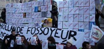 La manifestation parisienne des universitaires le 11 décembre s'est terminée au Panthéon, avec un mur de la précarité dressé par les étudiants, les enseignants et les chercheurs.