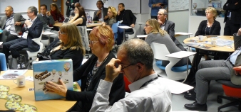 Les responsables de programmes masters de l'EFMD testent Game of Deans, un jeu sérieux sur l'enseignement supérieur, le 3 décembre 2014 à Grenoble