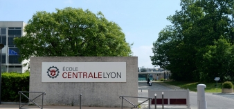 L'école Centrale de Lyon proposera, grâce à l'ENISE des diplômes de spécialité.