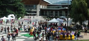 Pour sa première rentrée universitaire l'Université Grenoble Alpes organisait un cycle de rentrée commun pour les 10.000 étudiants de première année avec une journée festive et sportive le 15 septembre