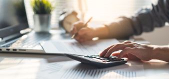 Cette année, la répartition du versement de la taxe d'apprentissage est prévue en deux séquences, avec un premier versement en octobre et un deuxième en novembre.