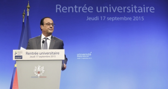 Priorité "Jeunesse" : François Hollande peine à convaincre