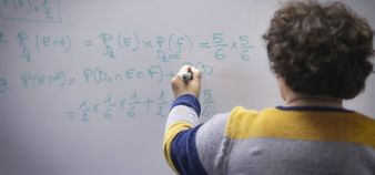 Moins d’élèves, moins de mixité : les effets de la réforme du lycée dans les filières scientifiques