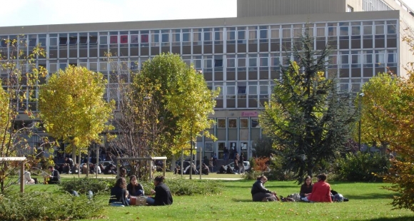 L'université de Nanterre rouvre l'accès de ses masters aux étudiants non européens
