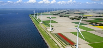 Construction d'un parc éolien aux Pays-Bas.
