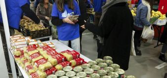 L'association Linkee distribue des denrées alimentaires aux étudiants à Bordeaux, Lille, Lyon, Montpellier, Nantes, Toulouse et en Île-de-France.