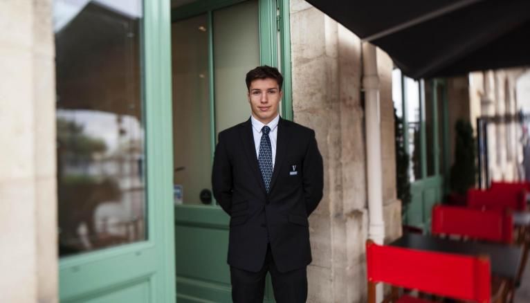 Rentrée décalée : Vianney, 23 ans, diplômé d'un bachelor Hospitality Management à Sup de co La Rochelle // PAYANT