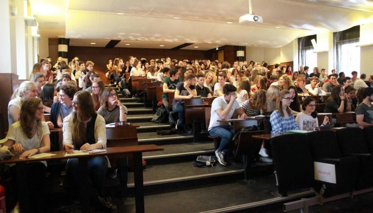 En 2018, une petite quinzaine d'étudiants devrait être admise directement en deuxième année par voie de concours à l'IEP de Strasbourg.