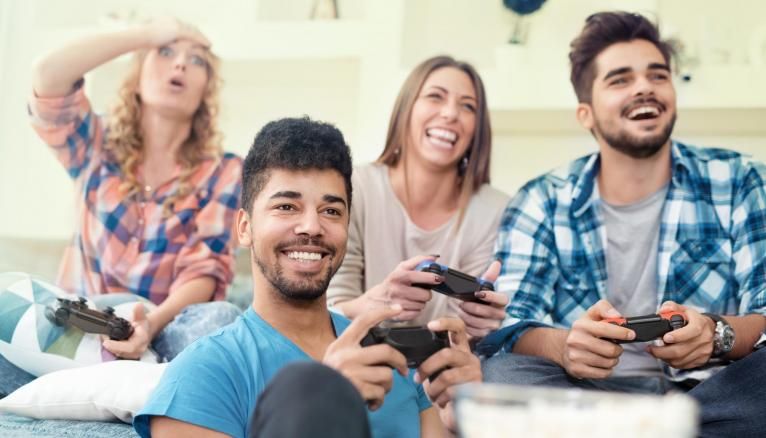 Que ce soit en solo ou avec des amis, jouer aux jeux vidéo peut être un atout pour rechercher un emploi.