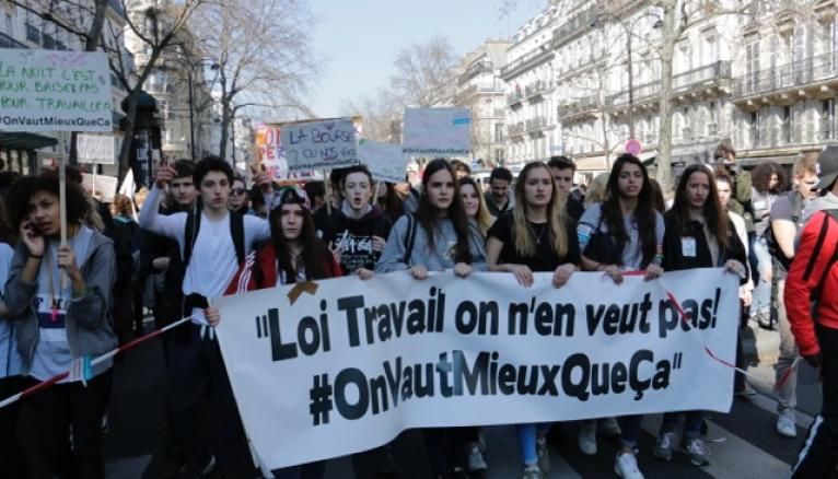 Jeudi 17 mars 2016, environ 9.000 jeunes (selon la préfecture de Paris) ont défilé entre la place de la République et la place d’Italie contre la loi Travail.