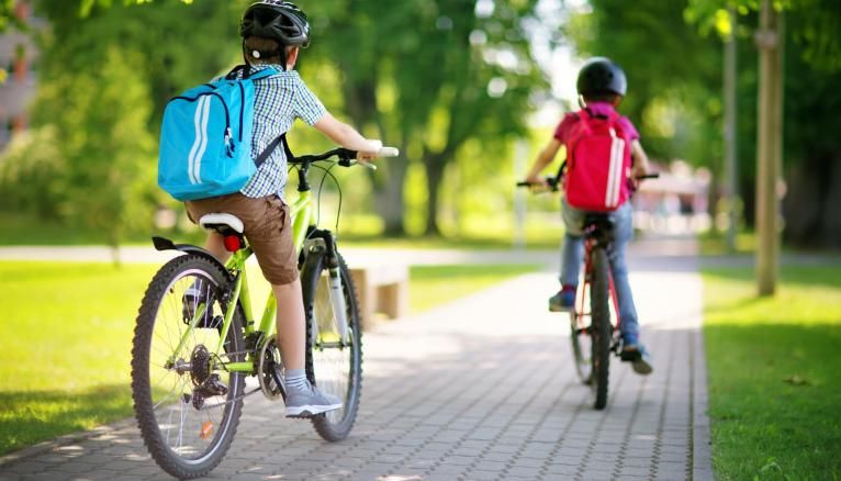 Le programme vise notamment à encourager l'utilisation de modes de transport plus écologiques comme le vélo.