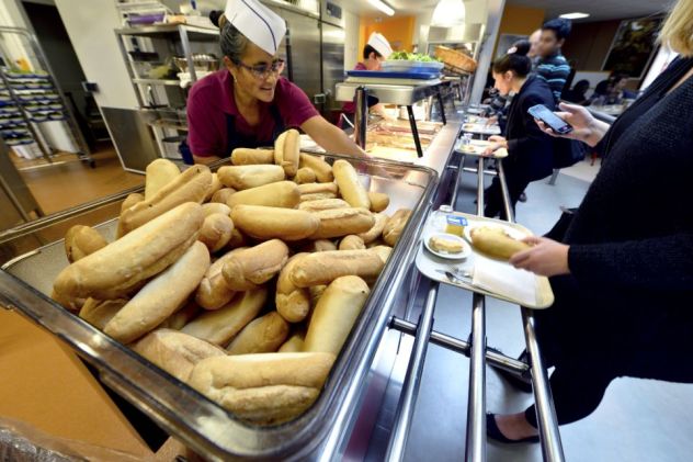 Repas universitaire à 1 euro :  une "avancée" qui ne résoudra pas la précarité, pour les syndicats étudiants