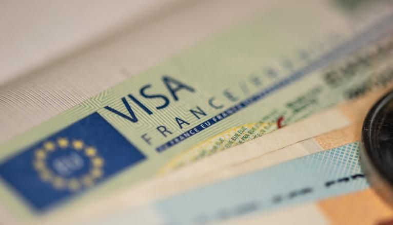 Le visa pour venir étudier en France coûte entre 50 et 99 euros.