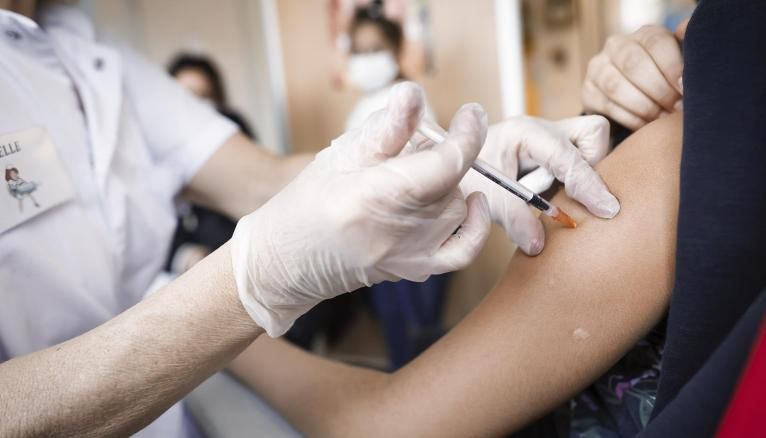 Les étudiants en médecine devraient bientôt pouvoir participer à la vaccination contre la variole du singe.