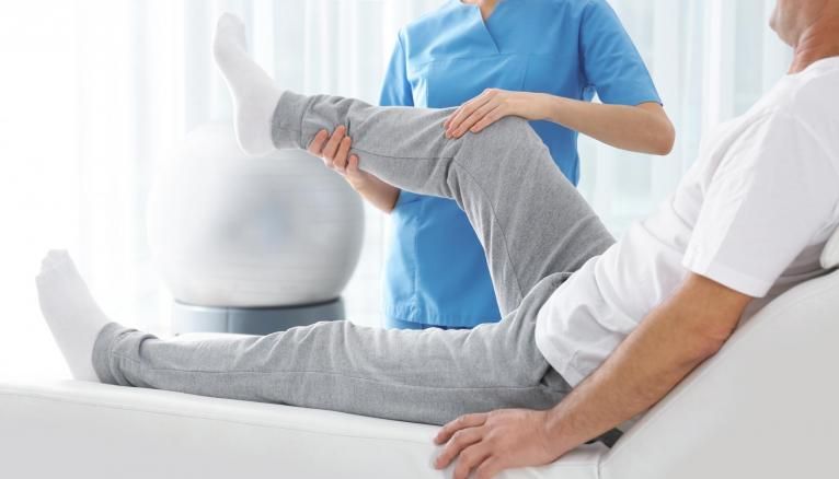 Le métier de masseur-kinésithérapeute exige 5 ans d'études minimum.
