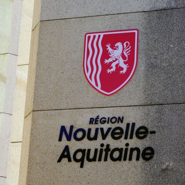 Avec 60% des intentions d'embauche, le secteur des services est celui qui propose le plus d’emplois en Nouvelle-Aquitaine.