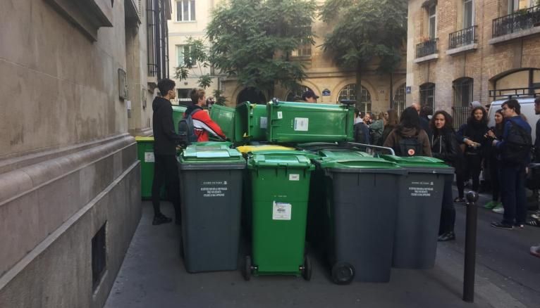 Yanis participe au blocage du lycée Fénelon à paris
