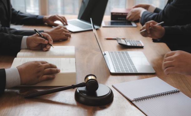 De nombreux jeunes employés ont une méconnaissance en droit du travail.