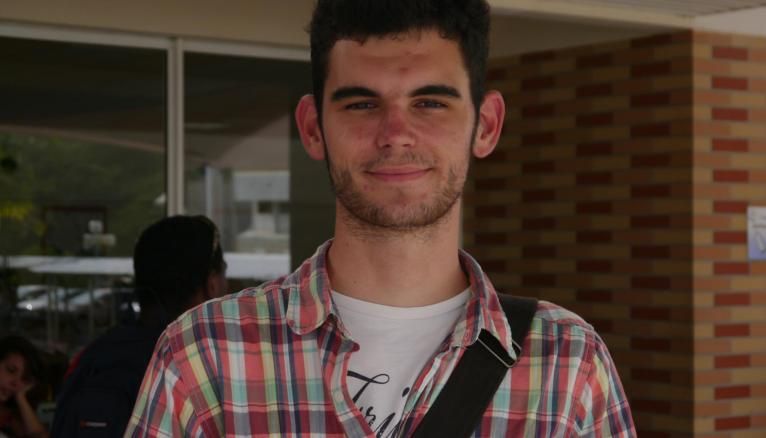 Alex étudiant à l'université de Nouvelle-Calédonie en licence de Lettres