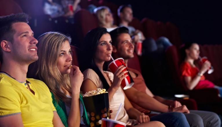Aller au cinéma est une des activités culturelles favorites des 18-30 ans.