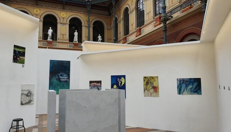 Les étudiants des Beaux Arts de Paris ont exposé leur travail de l'année dans la Cour vitrée du Palais des études