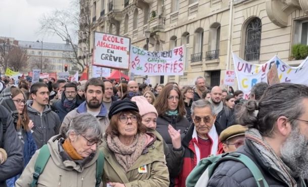 Des manifestants à Paris.
