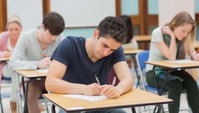 A l'approche des examens, les étudiants en PASS et en L.AS sont en plein stress.