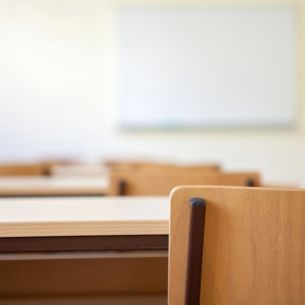 Afin de pallier le déficit de professeurs, le ministère de l’Éducation nationale fera de nouveau appel à des enseignants contractuels cette année.