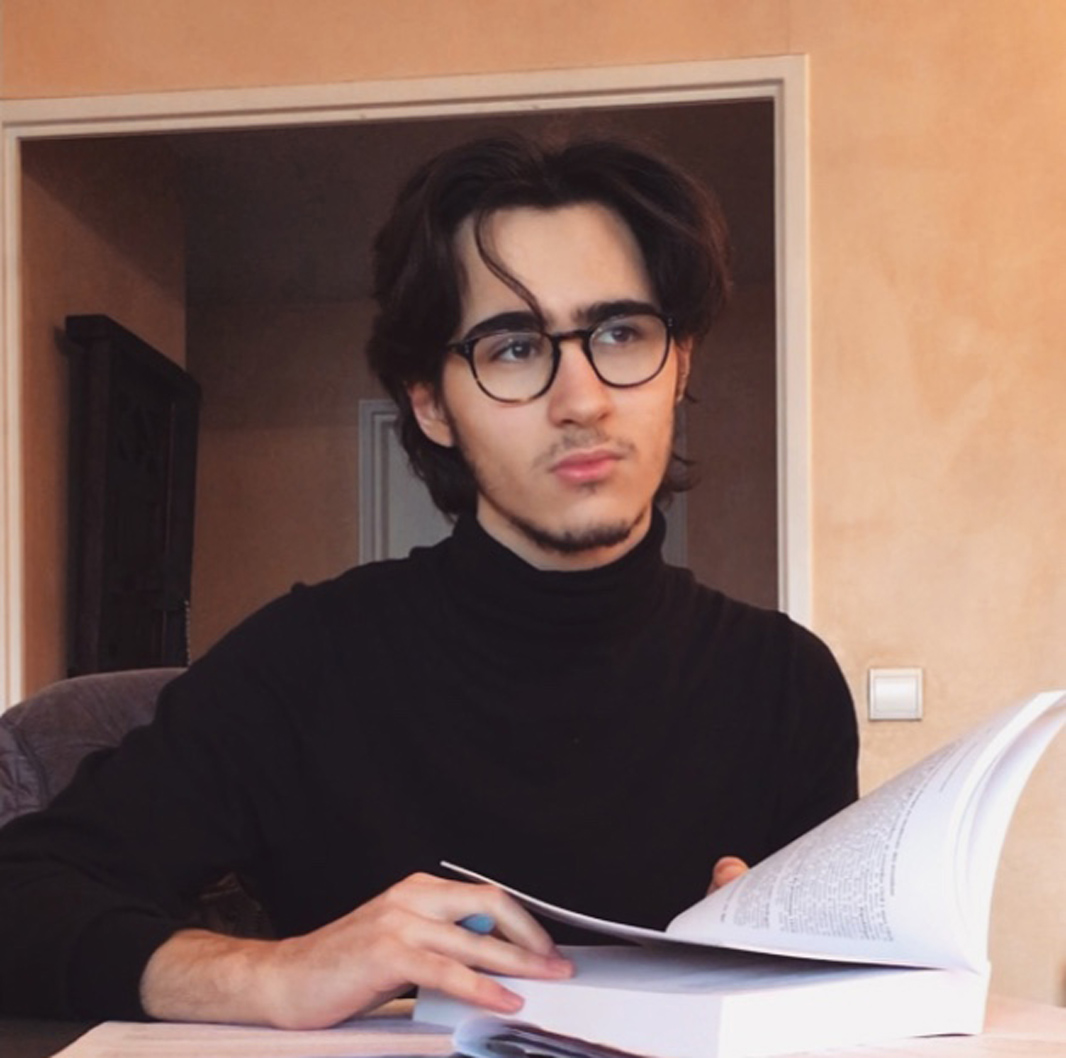 Ali Rame En terminale, Ali crée un logiciel pour devenir un crack en anglais - L ...