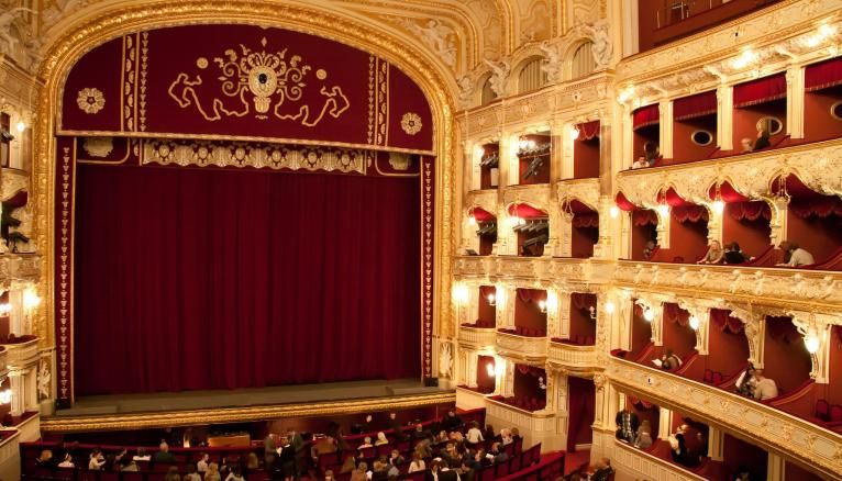 Étudiants parisiens, vous pouvez bénéficier de billets à tarifs préférentiels pour du théâtre, de l'opéra, des concerts ou des expositions grâce au service culturel du Crous de Paris.