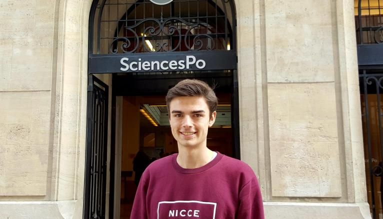 Hugo est étudiant en 2e année à Sciences po (Paris, octobre 2016).