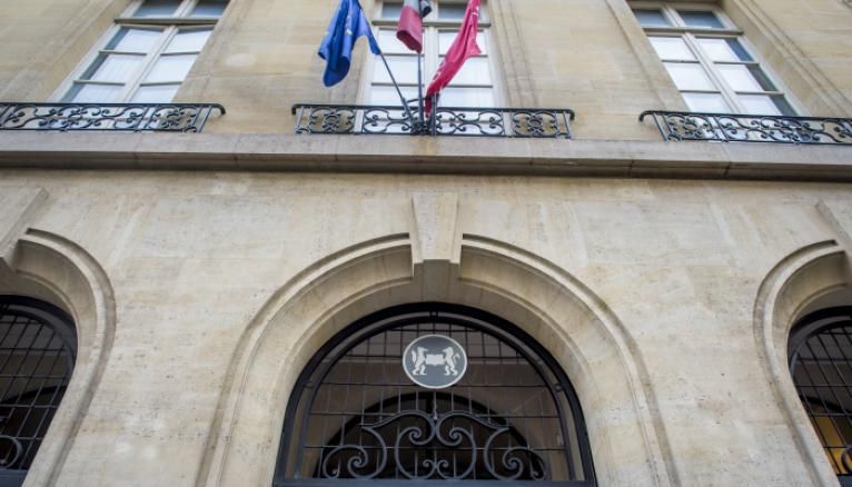 L'institution de la rue Saint-Guillaume choisira dorénavant les candidats à l'ensemble de ses masters sur dossier.