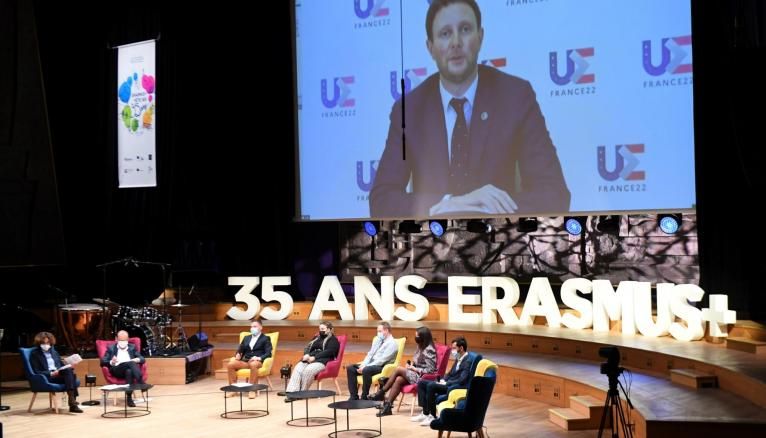 Le secrétaire d'État chargé des affaires européennes, Clément Beaune, a participé au forum citoyen Erasmus+.