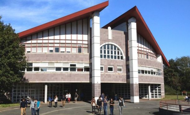 Le lycée de Navarre à St Jean-Pied-de-Port se classe 37e cette année à notre classement des lycées.