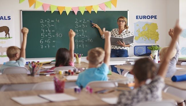 La France compte 380.000 professeurs des écoles.