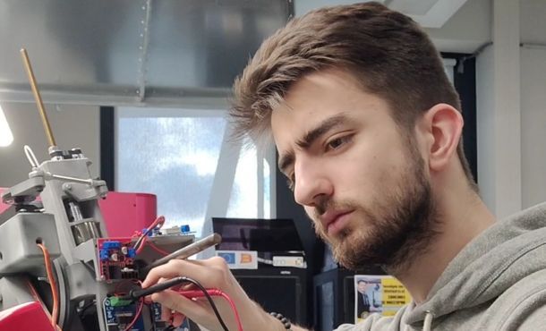 Les nouvelles technologies au cœur des formations CESI : rencontre avec Erwan, fondateur du Club robotique du campus de Rouen