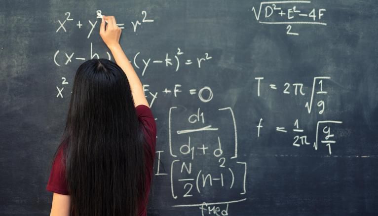 En 2022-2023, près de 40% des élèves de terminale suivent la spécialité maths.
