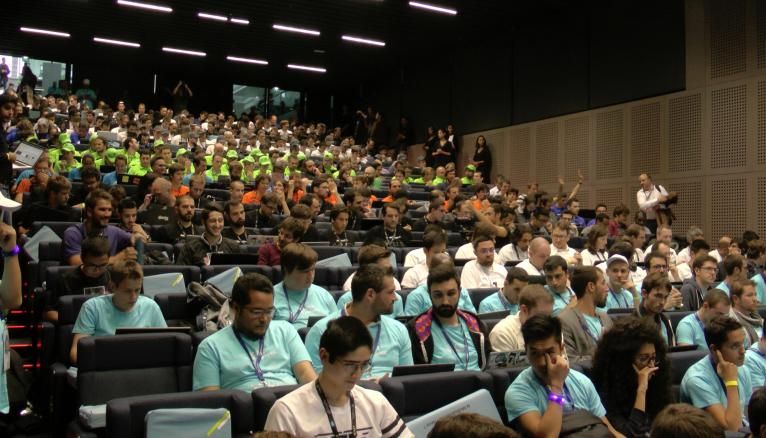 Plus de 1.000 participants concourent pour le titre de meilleur développeur de France à Station F.
