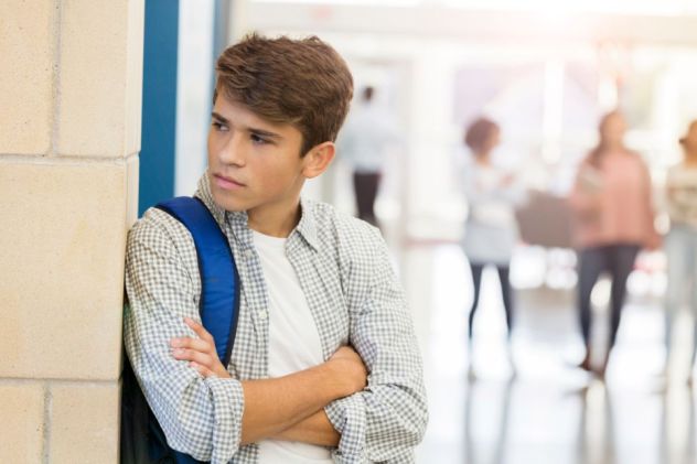 Dans les collèges et les lycées, le Dasen, saisi par le principal ou le proviseur, pourra décider de vous affecter directement dans un autre établissement