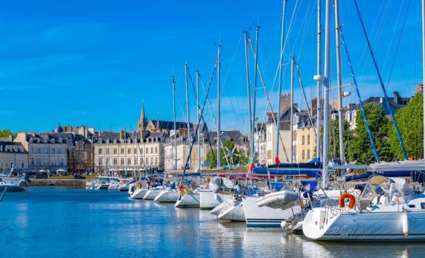 Ville portuaire, Vannes est la porte d'entrée vers le Golfe du Morbihan.